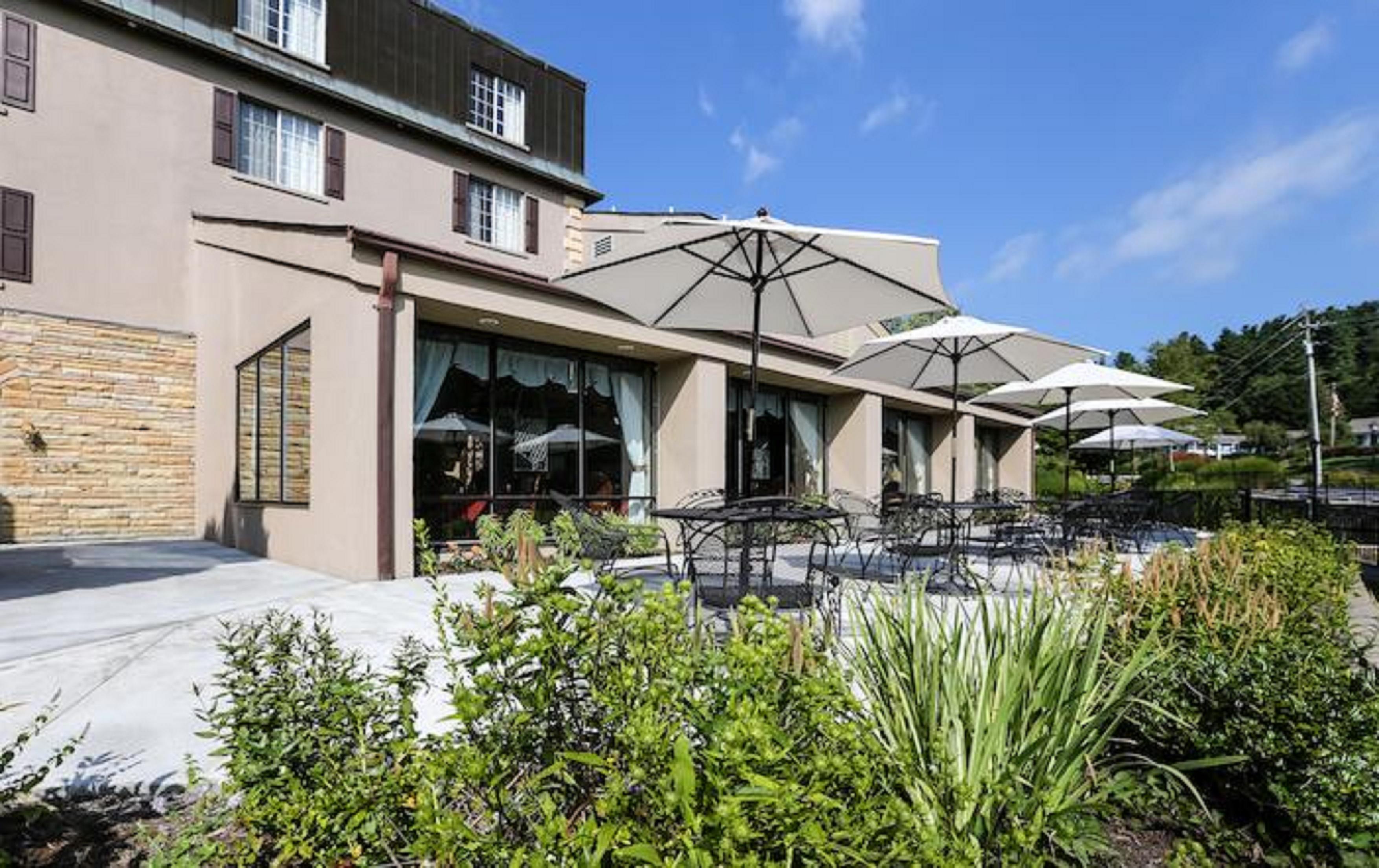 Meadowbrook Inn Blowing Rock Exterior photo